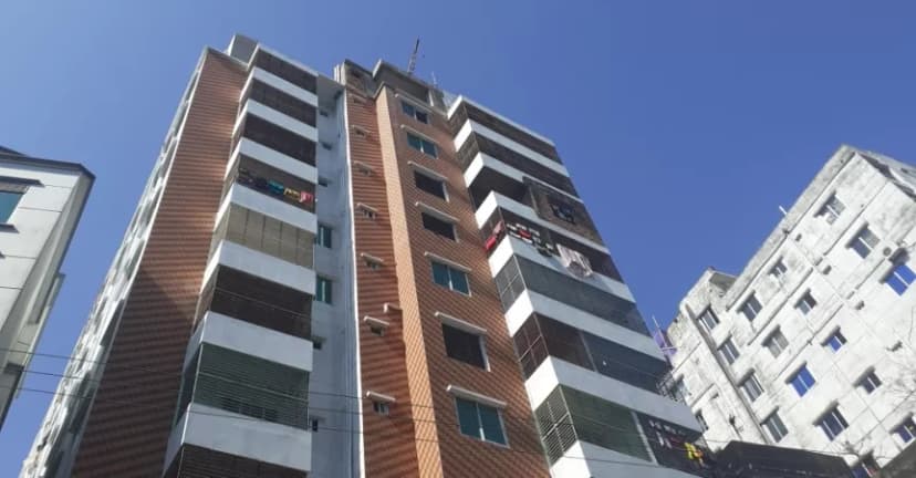 Modern 2500 Sq Ft Apartment in Halishahar